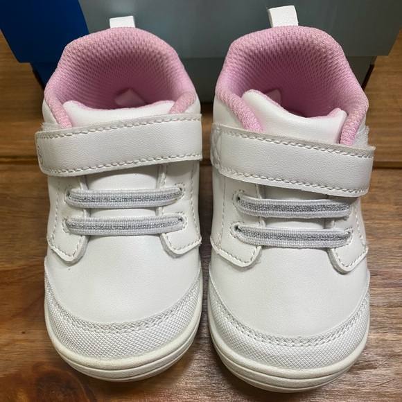 • Stride Rite Toddler Girls Sneaker • - Picture 4 of 5
